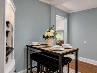 Spacious Home with Fast WiFi Near Downtown Sherman - 2