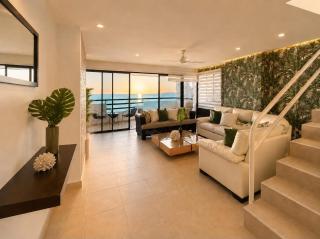 Oceanfront Duplex with Balcony El Laguito Cartagena - 0