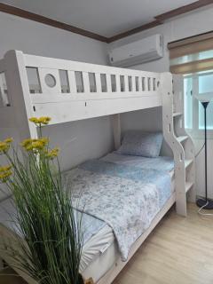 The Naeum Stay Incheon Airport Guesthouse - 1
