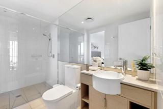 2BR Ocean View, Balcony, Pool & Gym, Free Parking,Broadbeach Residence - 5