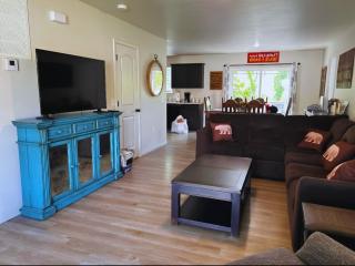 Downtown Branson 3BR Family-friendly Getaway - 7