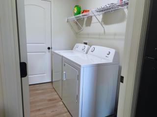 Downtown Branson 3BR Family-friendly Getaway - 1