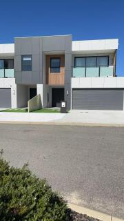M3 Relaxing Escape Spacious Private Ensuite - 5