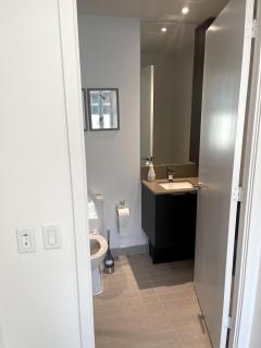 Cozy 2 Room 2 Bath Apartment SQ1 - 6
