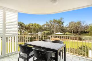 2 Bed Coastal Resort Escape 200m to Kawana Beach - 4