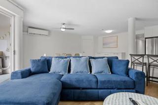 2 Bed Coastal Resort Escape 200m to Kawana Beach - 1