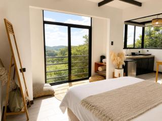Tranquil Jungle Loft Getaway in Monteverde Cloud Forest - 8
