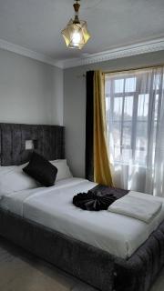 Luxury 2 Bedroom apartment - 5