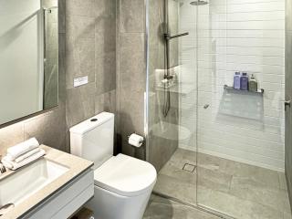 Unit 1208 Signature Level 12 - 6