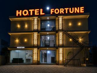 Hotel Fortune, Althan - 0
