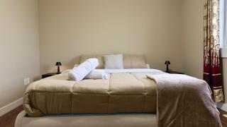 Spacious 3BR Family Home Full Kitchen & Parking - 2