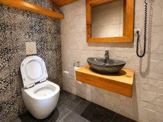 Fatre Mountain Villa Terrace & Views - 1