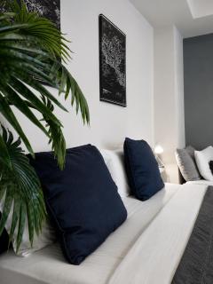Orienta Suite Ratchada - 1