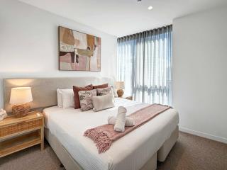 Unit 2701 Signature Level 27 - 1