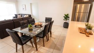 Spacious 5BDR Brisbane-Gold Coast Hub - 1