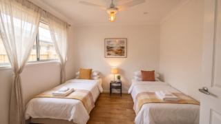 Spacious 5BDR Brisbane-Gold Coast Hub - 7