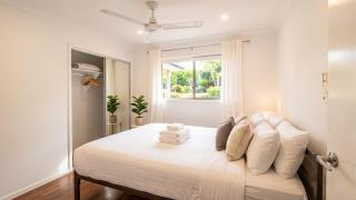 Spacious 5BDR Brisbane-Gold Coast Hub - 5