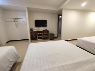 Joli Hotel - 4