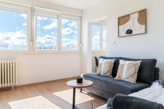 HighNoon Apartment - Fast Wi-Fi & Desk - Trnje, Zagreb - 9