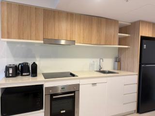 Stylish Designer Apartment with Rooftop, Balcony & Parking - 3
