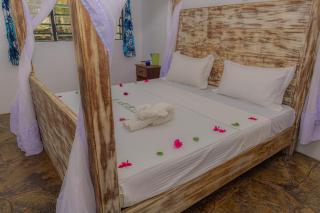 El Nido at Watano Beach House - 2