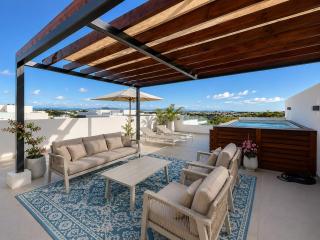 Exceptional penthouse with private rooftop & pool - 0