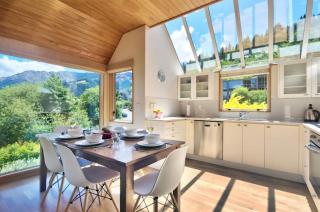 Windsor Place Views of Lake Wakatipu - 9