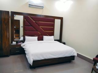 Hotel Alpine Karachi - 8