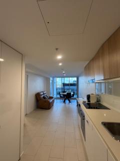 Stylish Designer Apartment with Rooftop, Balcony & Parking - 6