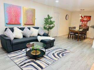Spacious 3BR House Near Downtown - Garage Parking - 0
