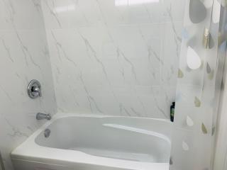 Spacious 3BR House Near Downtown - Garage Parking - 9