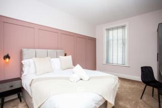 Spacious 8Bed Home - Contractors & NHS - Sleeps 16 - 9
