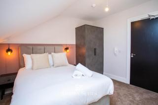 Spacious 8Bed Home - Contractors & NHS - Sleeps 16 - 3