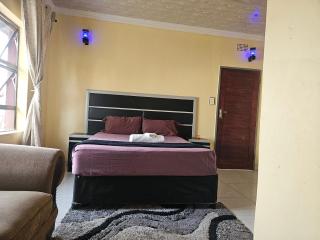 G Chester Guest House - 1