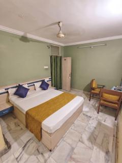 FabHotels Grand Residency - 3