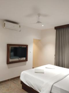 SRS Elegance Suites - 7