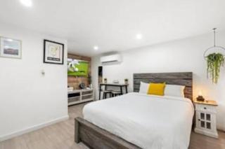 Apex Executive Apartments - 1422 E Brill St - 6