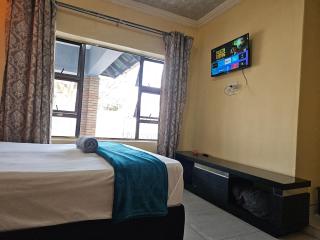 G Chester Guest House - 9
