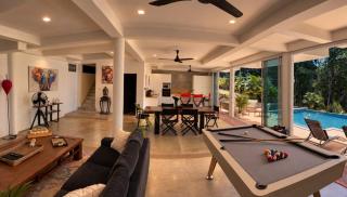 Beachfront villa in Rawai - 4