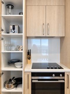 SUPER Location - Modern 2Br Apt-Pool & Gym V183 - 3