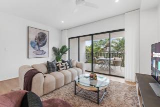 Brand New Smart Home Ducted AC Walk to Shops - 3