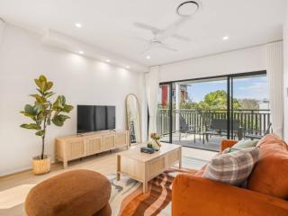 Brand New Ducted AC Walk to Train and Shop Double Garage - 9