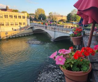 Froggy Bottoms River Suites - 3