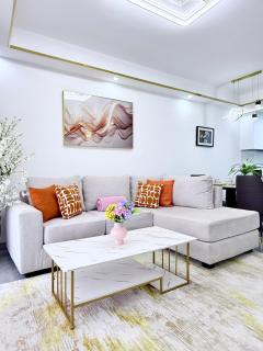 B&M Homes - cosy apartment in the heart of Nairobi, Kilimani - 2 bedroom, 1 bathroom and balcony - 2