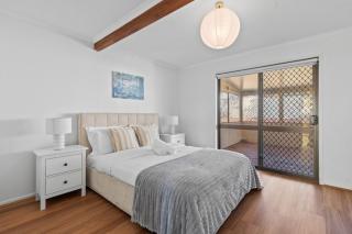 Stylish 5BR Family Stay Near Westfield and Sunnybank - 5
