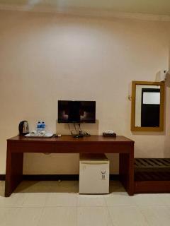 Anggraeni Hotel Jatibarang - 8