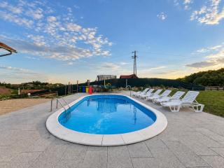 Family Fun Home with Pool & Games by Destination GREEN Croatia - 8