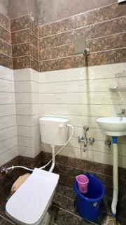 Hotel Rama Stay Inn - 8