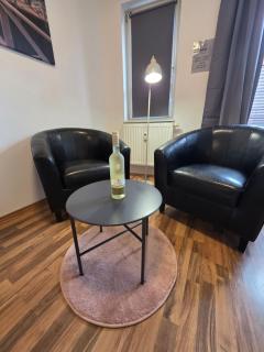 FERIENWOHNUNG 51m2 APARTMENT 1 RAUM WOHNUNG im ZITTAUER STADTZENTRUM INNENSTADT INNENRING TOP LAGE MARKT UND RATHAUS NÄHE - 2