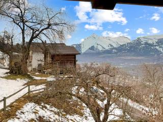 Alpine Nest Chalet, Stunning Mountain Views - 0